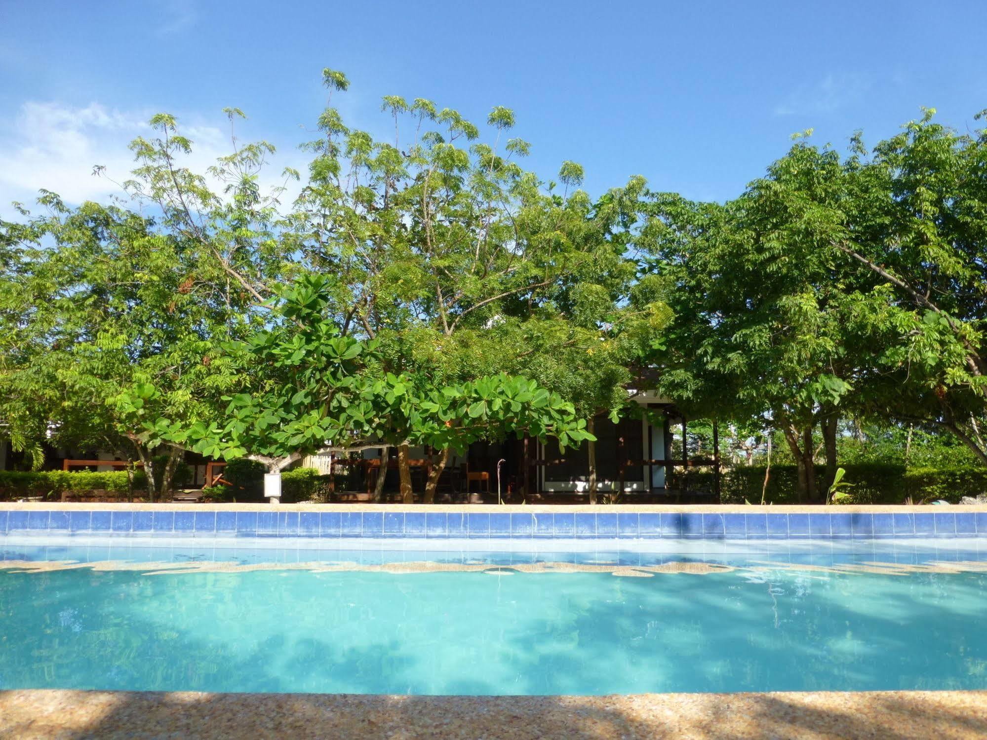塔里玛海滩潜水别墅度假村 宿务 外观 照片